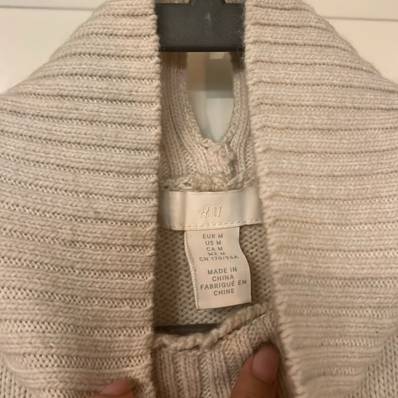 H&M oversized turtle neck - Picture 2 of 5